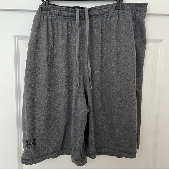 Under Armour Shorts - Picture 1 of 3